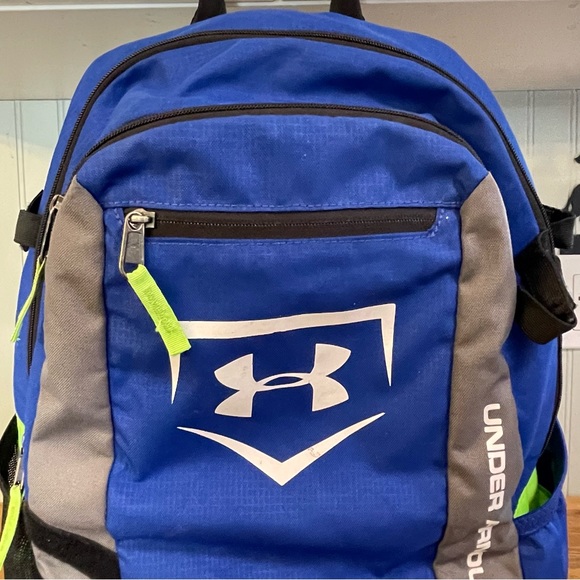 SOLD Under Armour Backpack - Picture 5 of 9